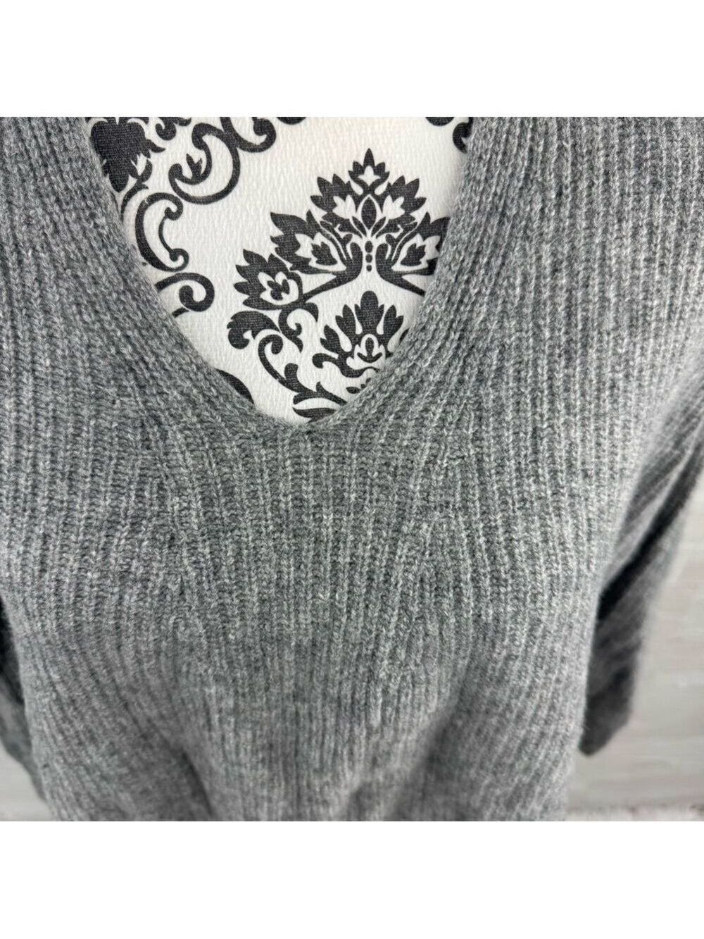 Sori V-Neck Wool Cashmere Blend Dolman Sweater - Picture 2 of 7